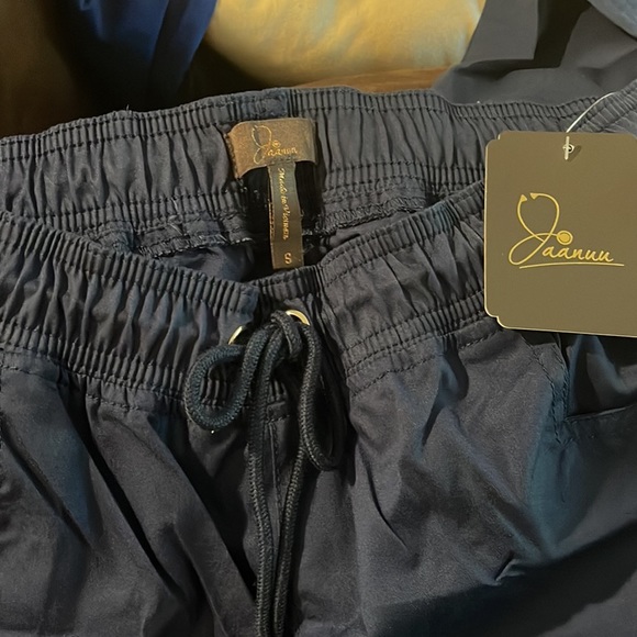 JAANNU scrub bottoms - Picture 3 of 6